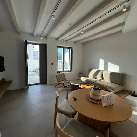 Vivant 2 * Naousa (Paros)