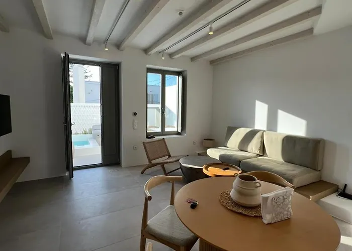 Vivant 2 * Naousa (Paros)